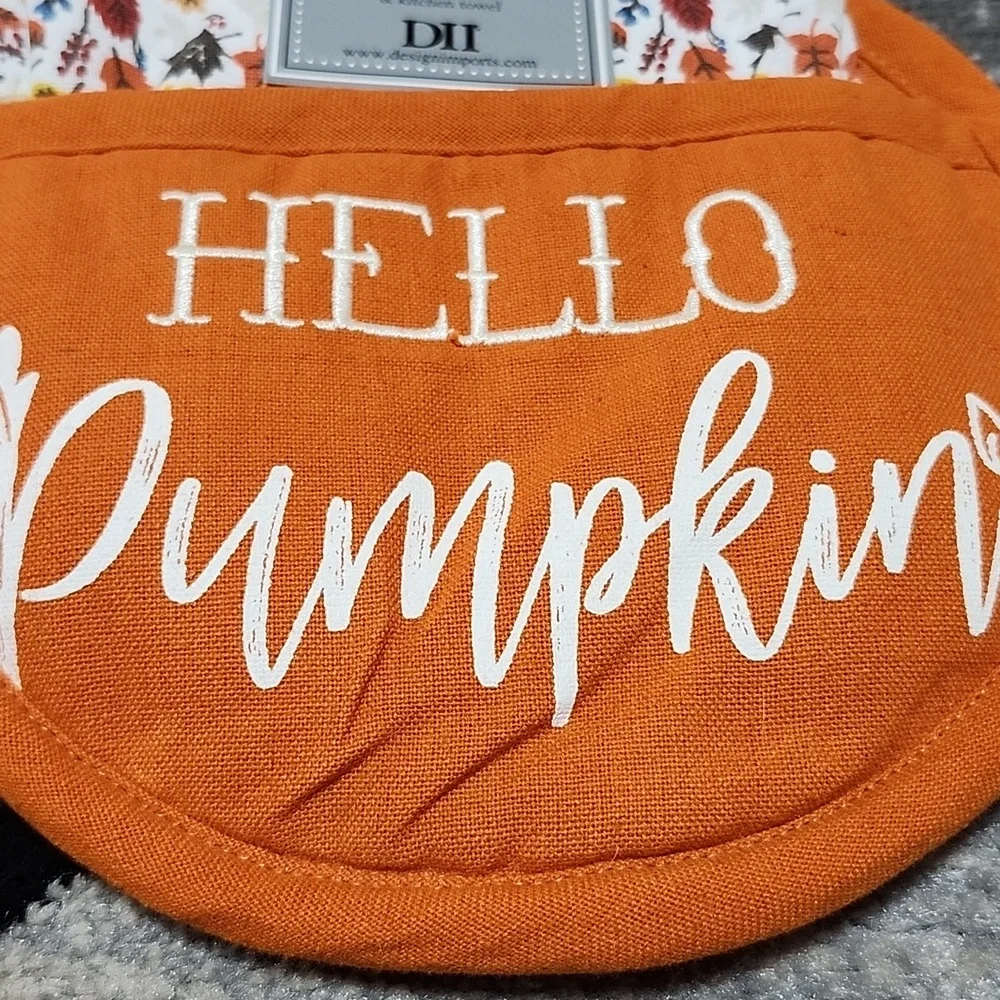 HELLO PUMPKIN SHAPED POTHOLDER TOWELS GIFT SET  FALL THANKSGIVING HOILDAYS